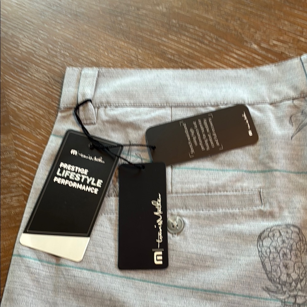 Travis Mathew Pineapple Print Shorts - Gray NWT - Picture 6 of 6